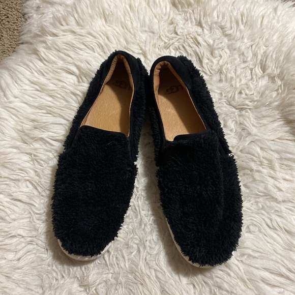 UGG Women's Ricci Plush Slip-on Sneaker Shoes Black Size 9.5‎ - Picture 1 of 8